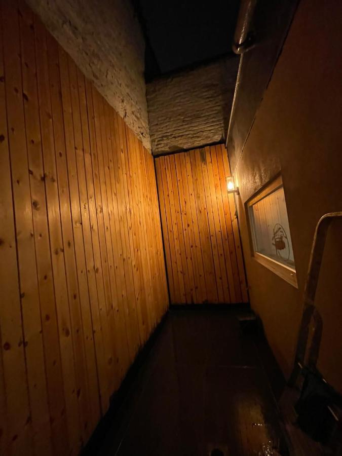 Room Of 图尔奈 外观 照片